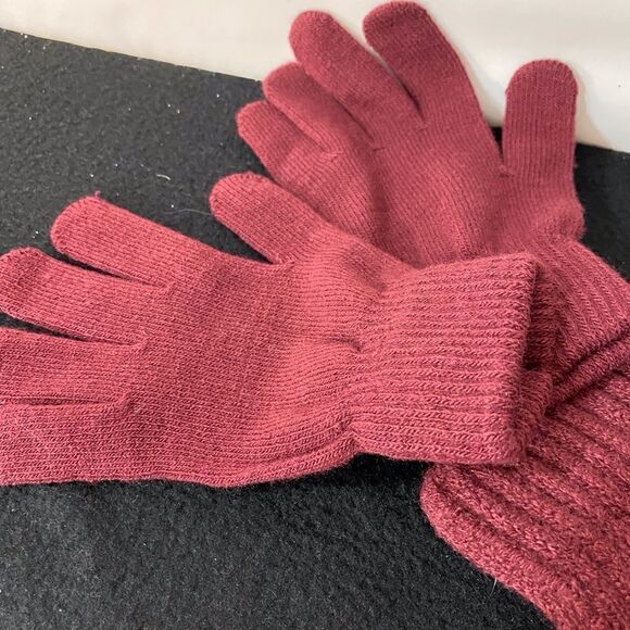 2 Pair Berkshire Fashions Warm Knit Gloves - Picture 4 of 6